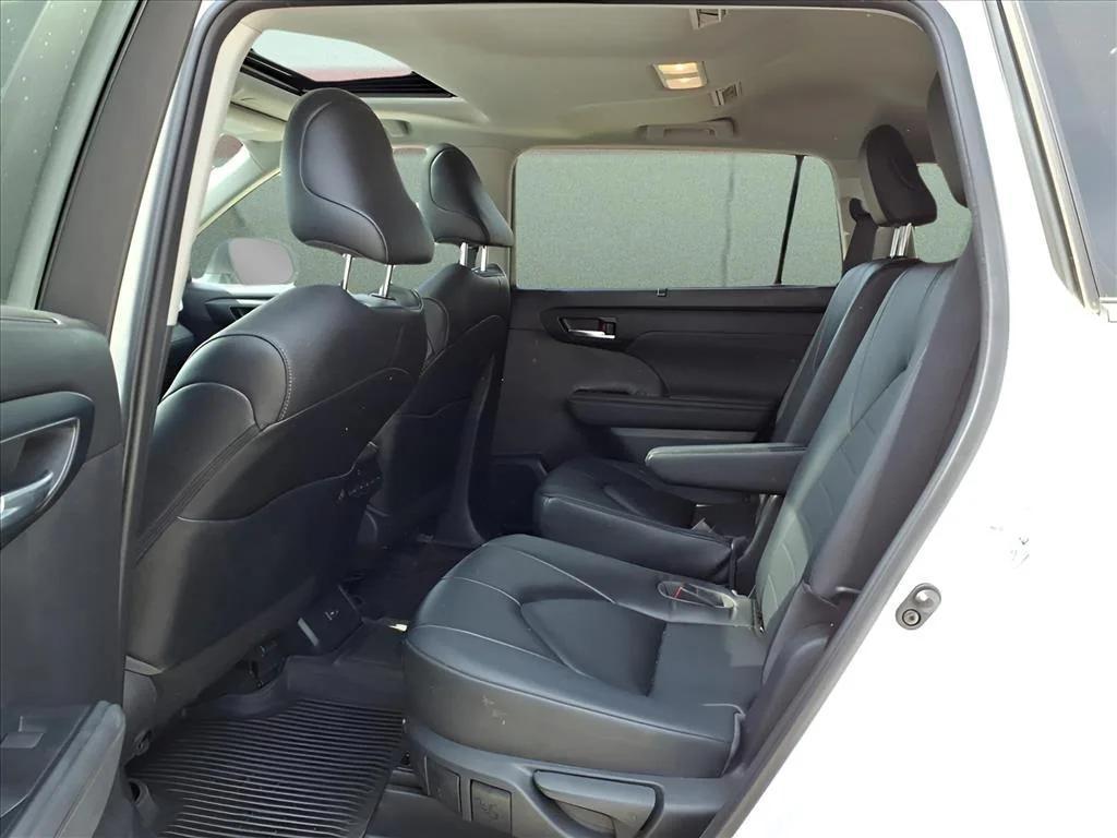 used 2023 Toyota Highlander car, priced at $37,500