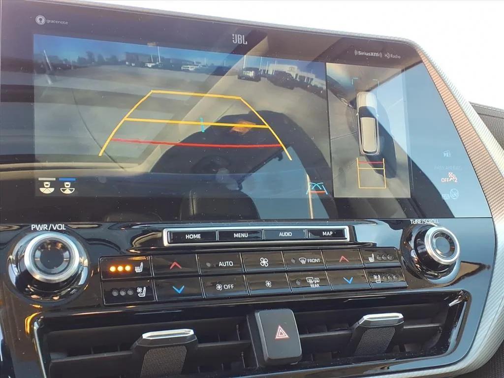 used 2022 Toyota Highlander car, priced at $34,900