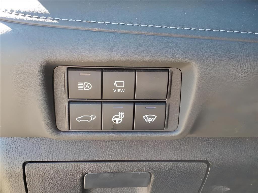 used 2022 Toyota Highlander car, priced at $34,900