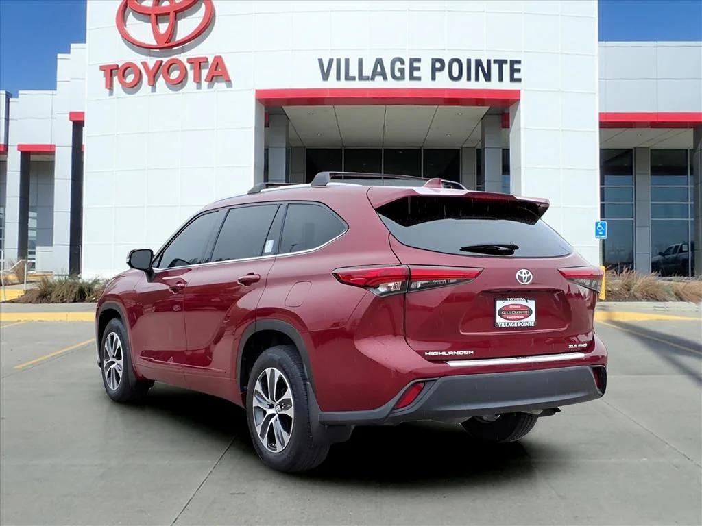 used 2020 Toyota Highlander car, priced at $29,900