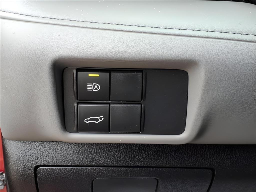 used 2020 Toyota Highlander car, priced at $29,900