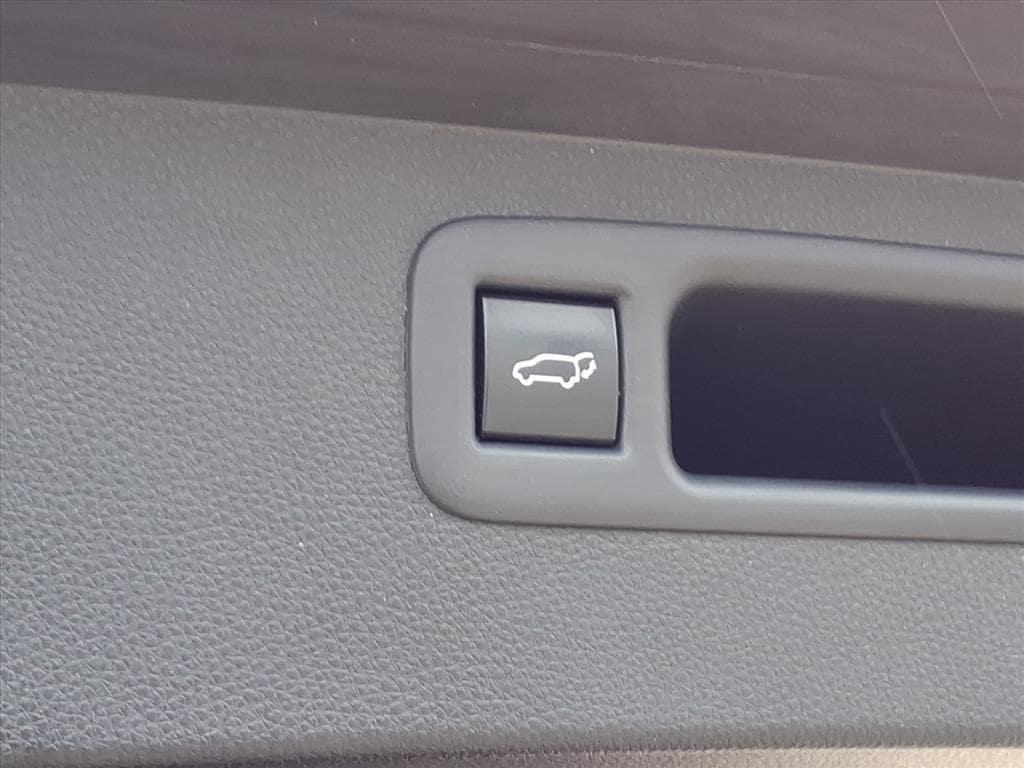 used 2020 Toyota Highlander car, priced at $29,900