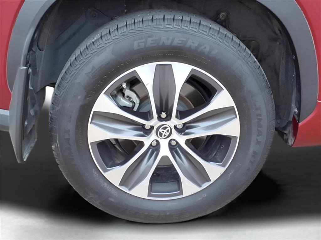 used 2020 Toyota Highlander car, priced at $29,900