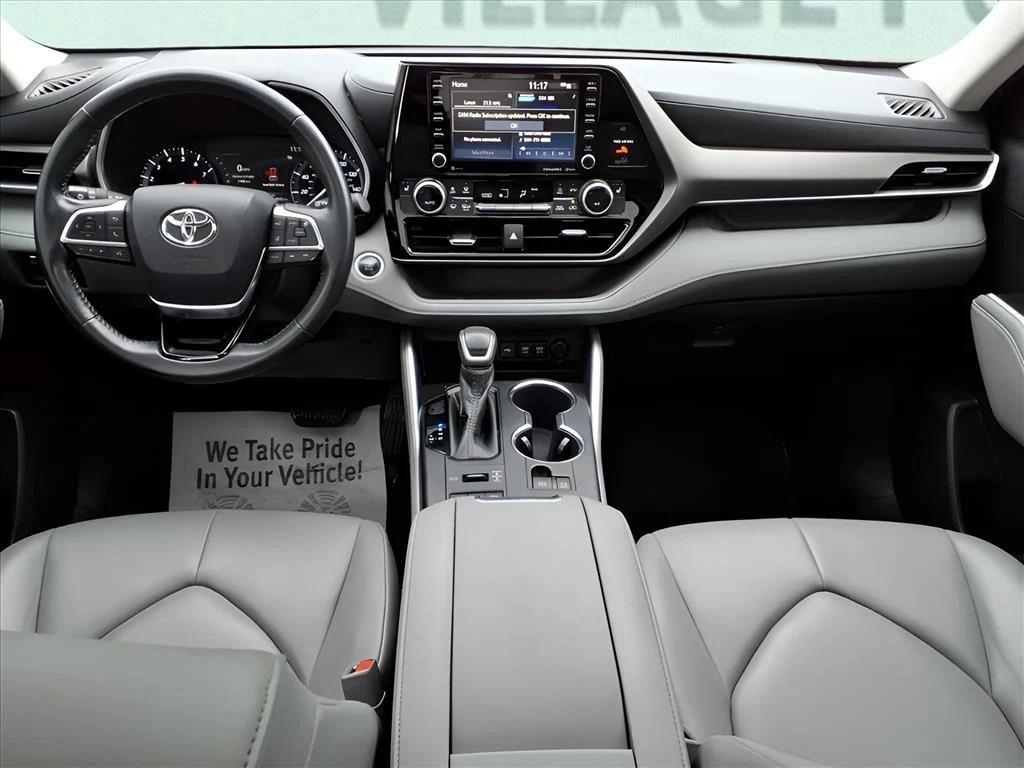 used 2020 Toyota Highlander car, priced at $29,900