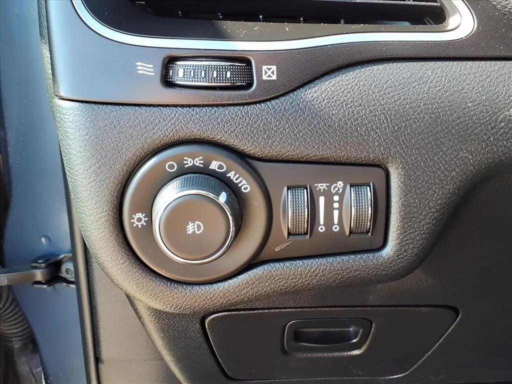 used 2019 Jeep Cherokee car, priced at $19,956