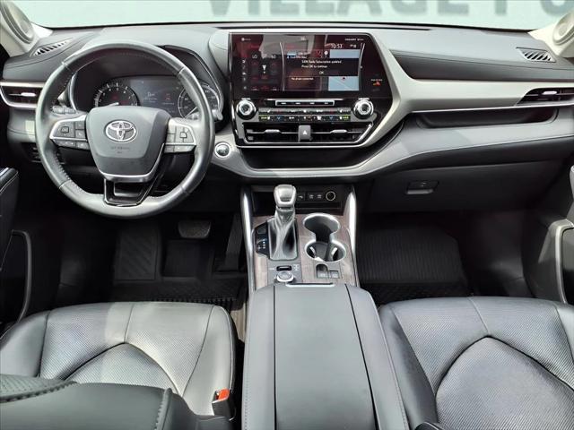 used 2020 Toyota Highlander car, priced at $31,330