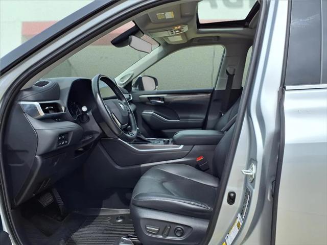 used 2020 Toyota Highlander car, priced at $31,330