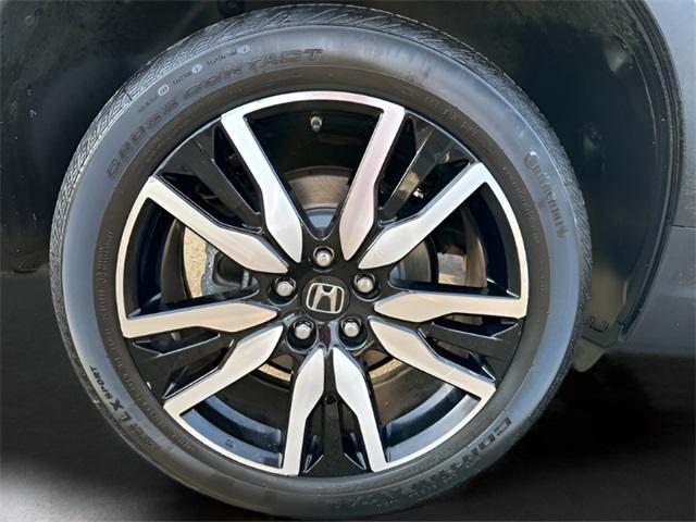 used 2022 Honda Pilot car, priced at $33,988