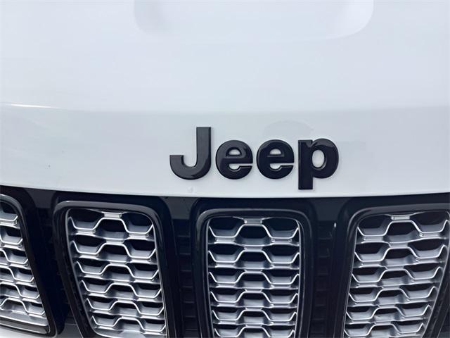 used 2022 Jeep Grand Cherokee car, priced at $29,239