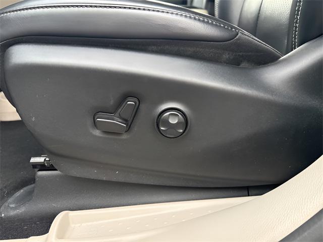 used 2023 Chrysler Pacifica car, priced at $20,988
