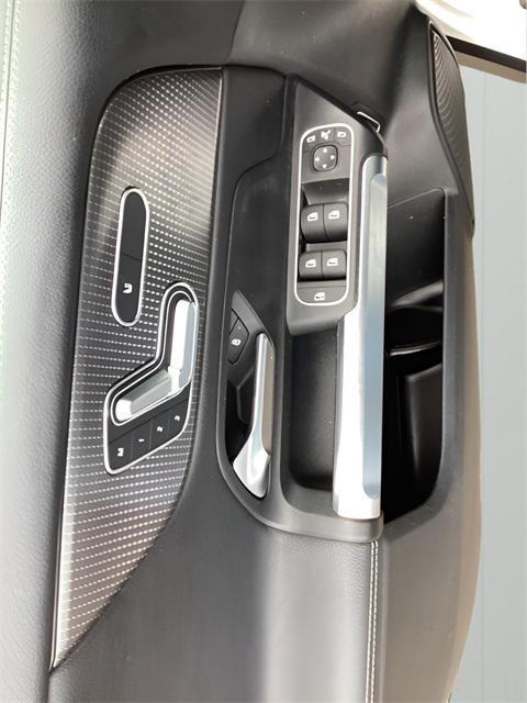 used 2023 Mercedes-Benz GLB 250 car, priced at $30,788