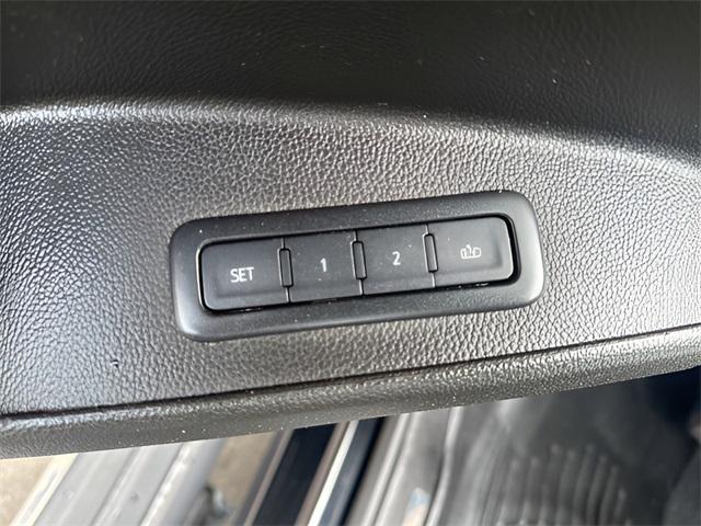 used 2019 GMC Yukon XL car, priced at $33,988