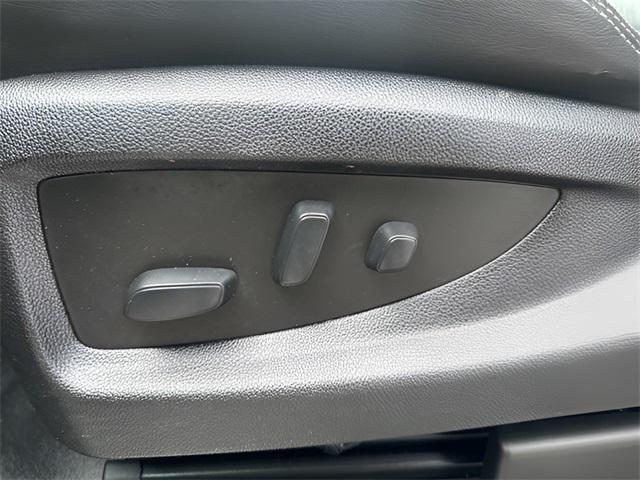 used 2019 GMC Yukon XL car, priced at $33,988