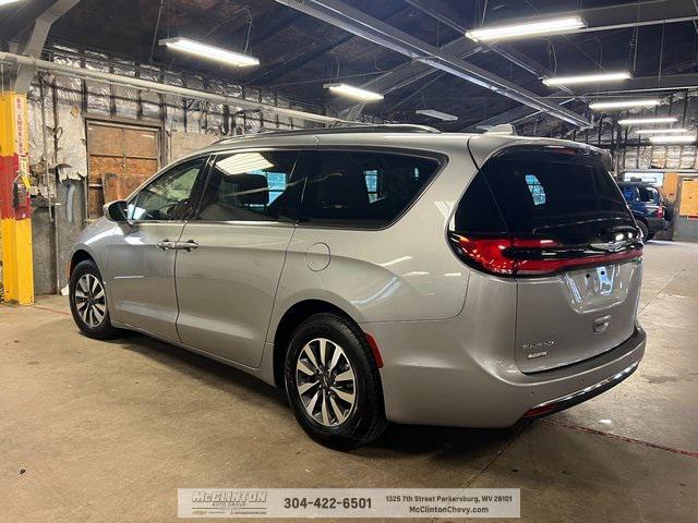 used 2021 Chrysler Pacifica car, priced at $21,999