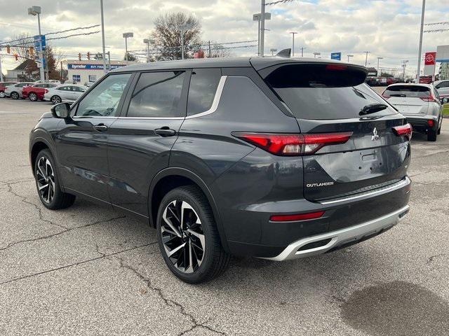 new 2024 Mitsubishi Outlander car, priced at $35,118