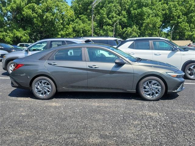 new 2025 Hyundai Elantra car, priced at $25,235