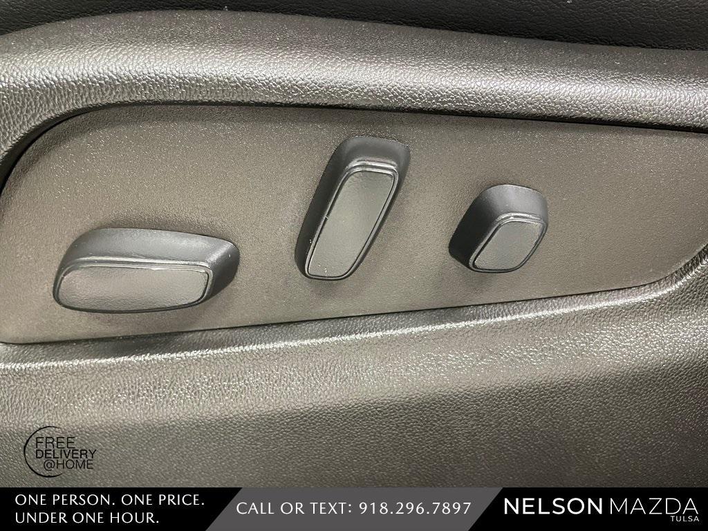 used 2022 Cadillac XT4 car, priced at $24,350