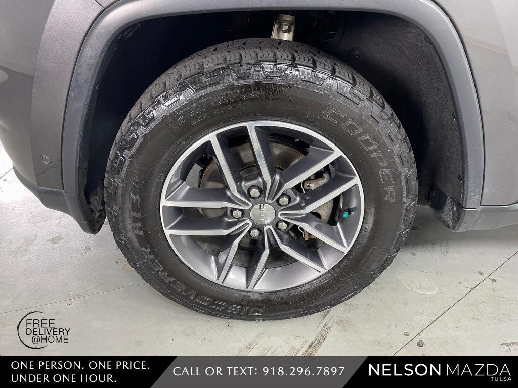 used 2017 Jeep Grand Cherokee car, priced at $15,403