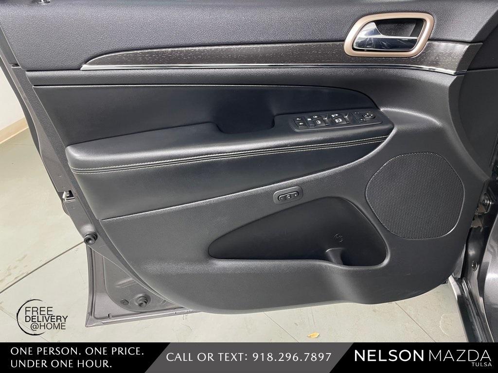 used 2017 Jeep Grand Cherokee car, priced at $15,403