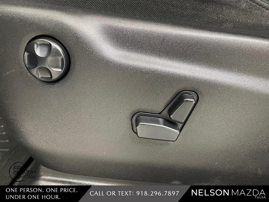 used 2017 Jeep Grand Cherokee car, priced at $15,403
