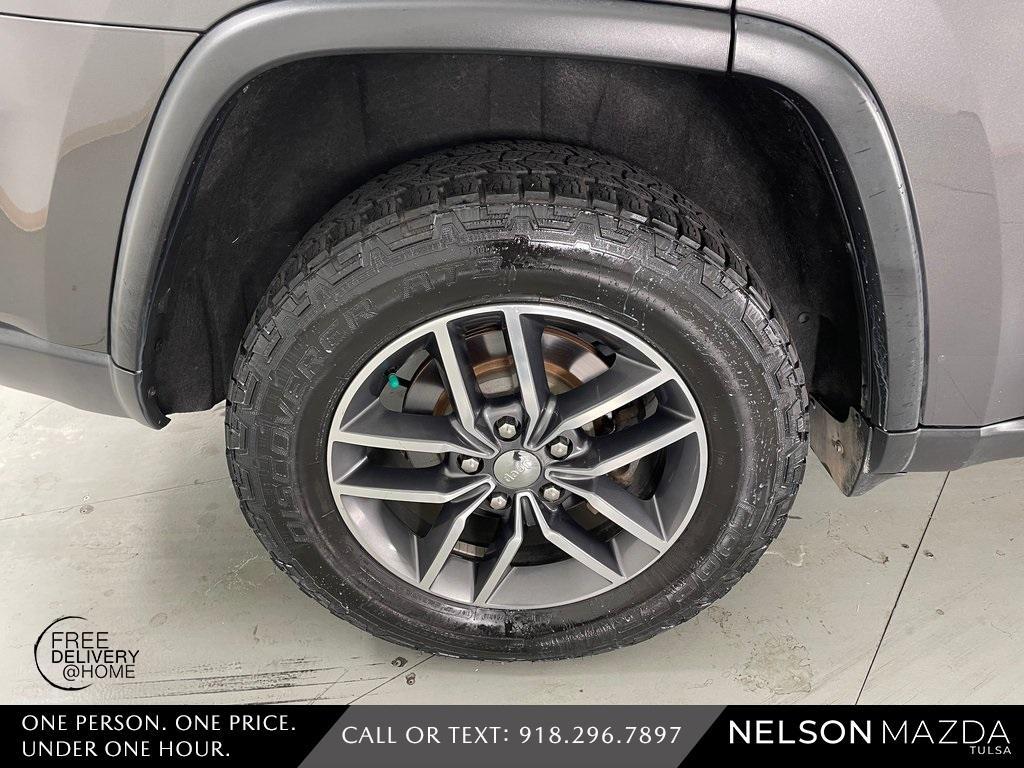 used 2017 Jeep Grand Cherokee car, priced at $15,403