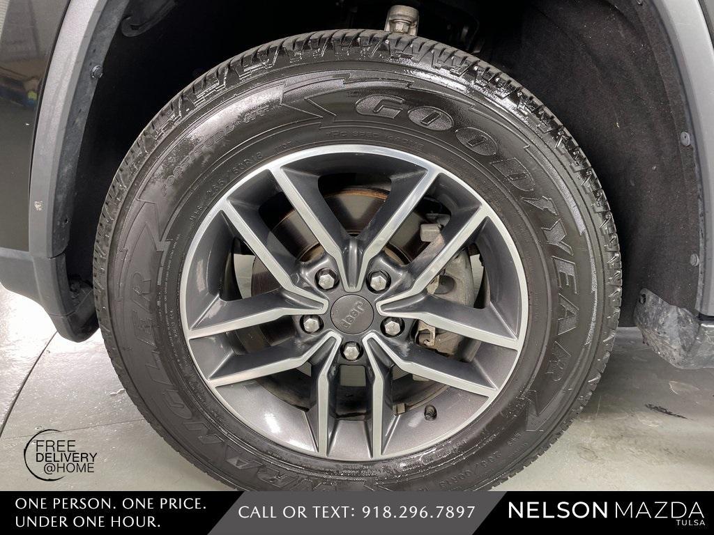 used 2019 Jeep Grand Cherokee car, priced at $15,939