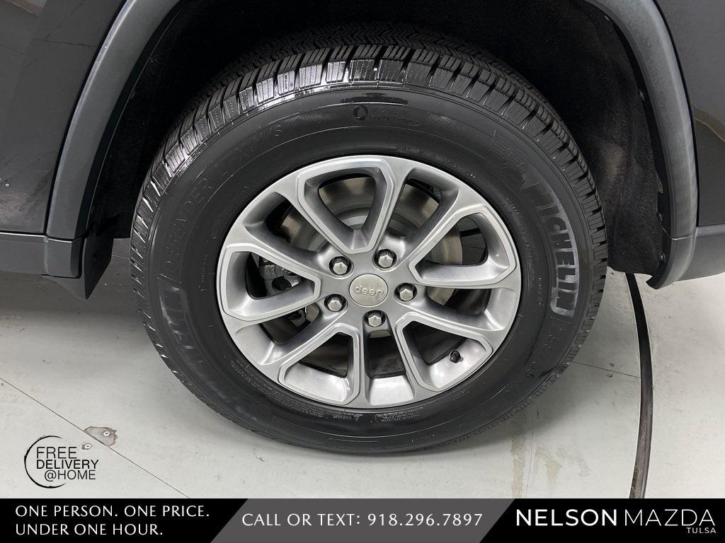 used 2016 Jeep Grand Cherokee car, priced at $10,831