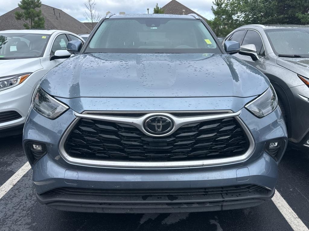 used 2021 Toyota Highlander car, priced at $29,509