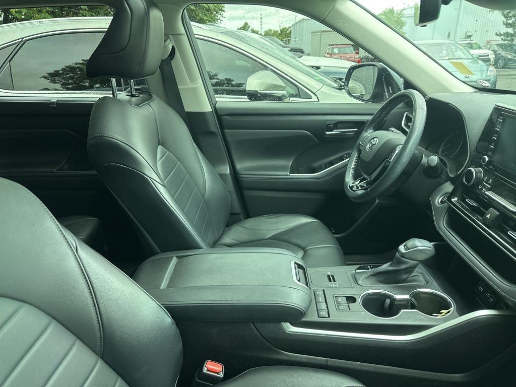 used 2021 Toyota Highlander car, priced at $29,509