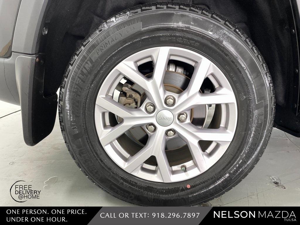 used 2022 Jeep Grand Cherokee car, priced at $27,720