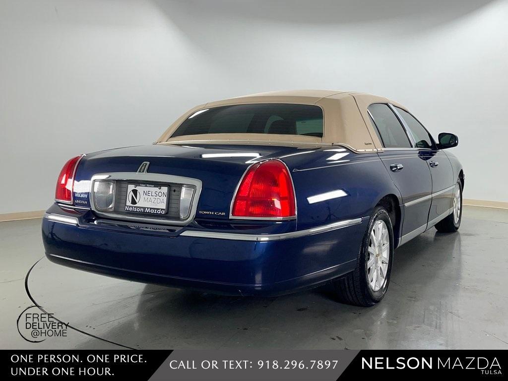 used 2007 Lincoln Town Car car, priced at $9,994