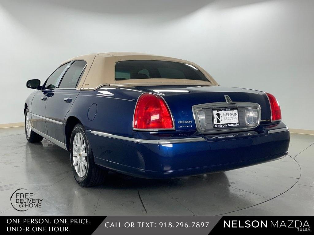used 2007 Lincoln Town Car car, priced at $9,994
