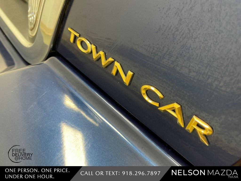 used 2007 Lincoln Town Car car, priced at $9,994