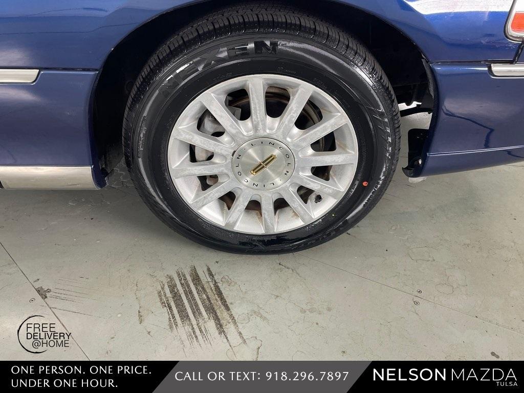 used 2007 Lincoln Town Car car, priced at $9,994