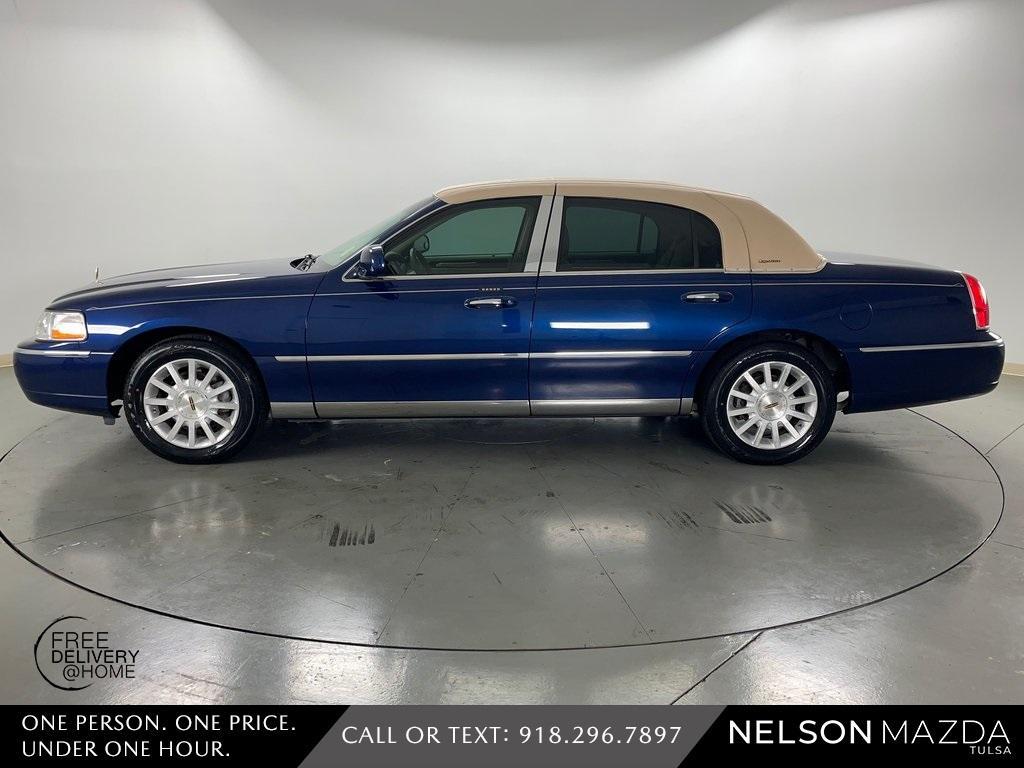 used 2007 Lincoln Town Car car, priced at $9,994
