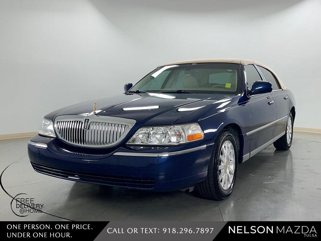 used 2007 Lincoln Town Car car, priced at $9,994
