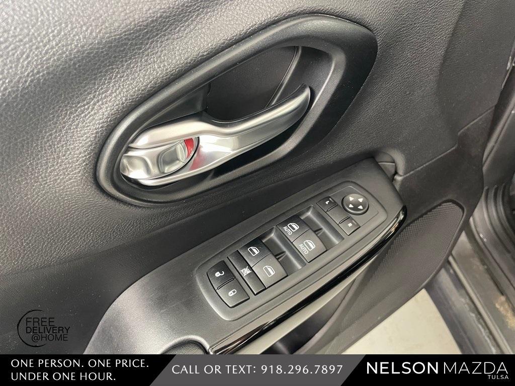 used 2021 Jeep Cherokee car, priced at $15,671