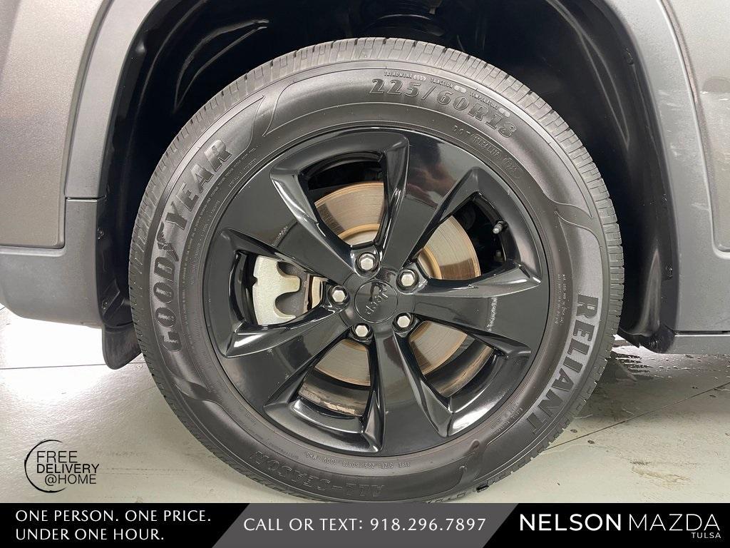 used 2021 Jeep Cherokee car, priced at $15,671
