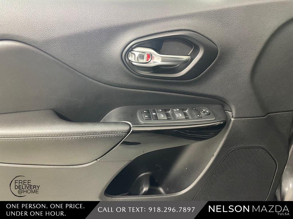used 2021 Jeep Cherokee car, priced at $15,671