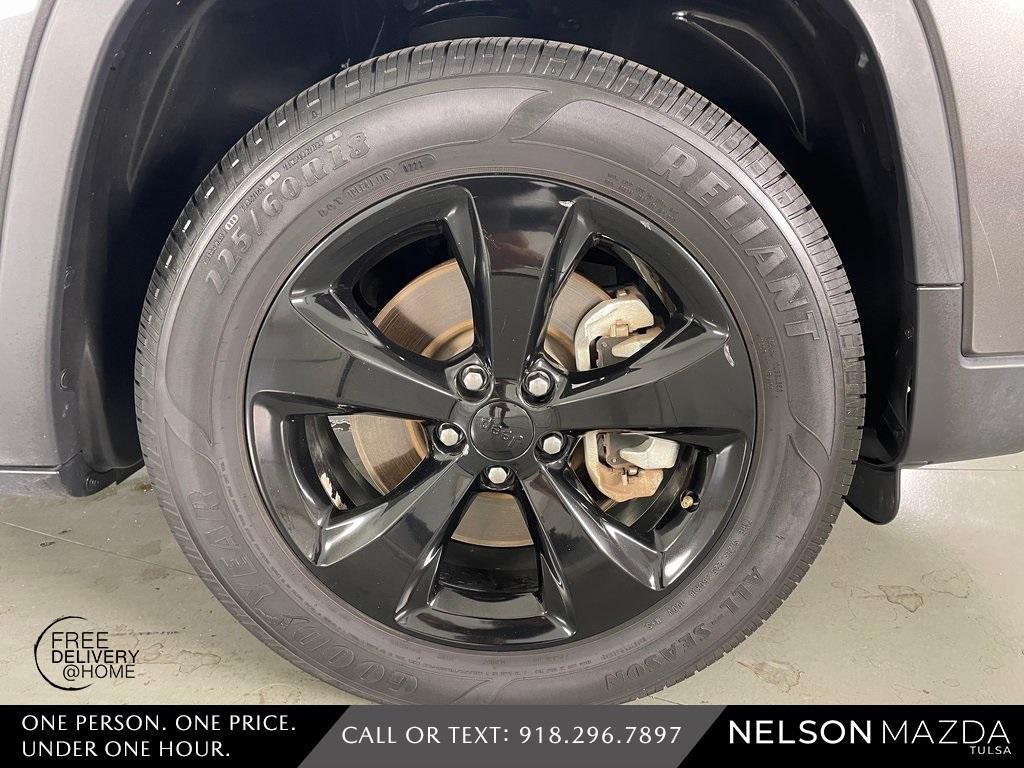 used 2021 Jeep Cherokee car, priced at $15,671