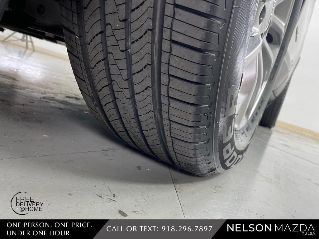 used 2021 Jeep Cherokee car, priced at $21,281