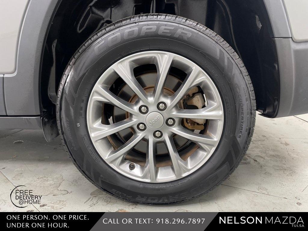 used 2021 Jeep Cherokee car, priced at $21,281