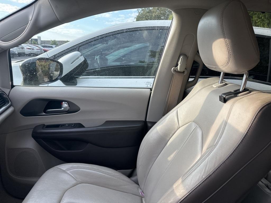 used 2018 Chrysler Pacifica car, priced at $12,443