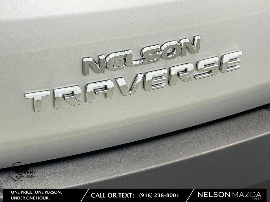 used 2022 Chevrolet Traverse car, priced at $26,916