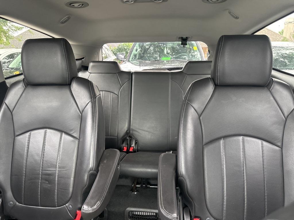 used 2016 Chevrolet Traverse car, priced at $15,199