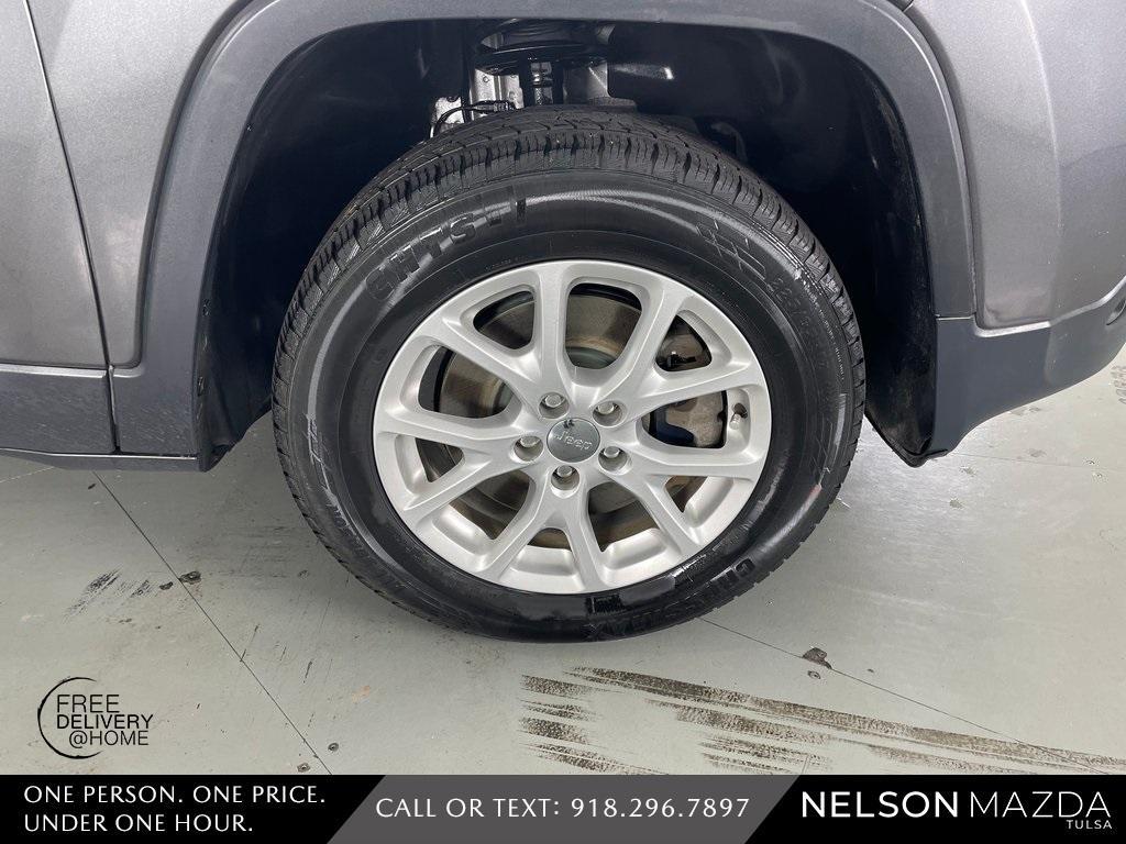 used 2015 Jeep Cherokee car, priced at $10,172