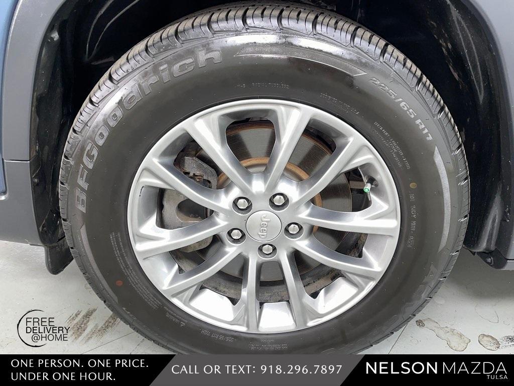 used 2020 Jeep Cherokee car, priced at $14,708