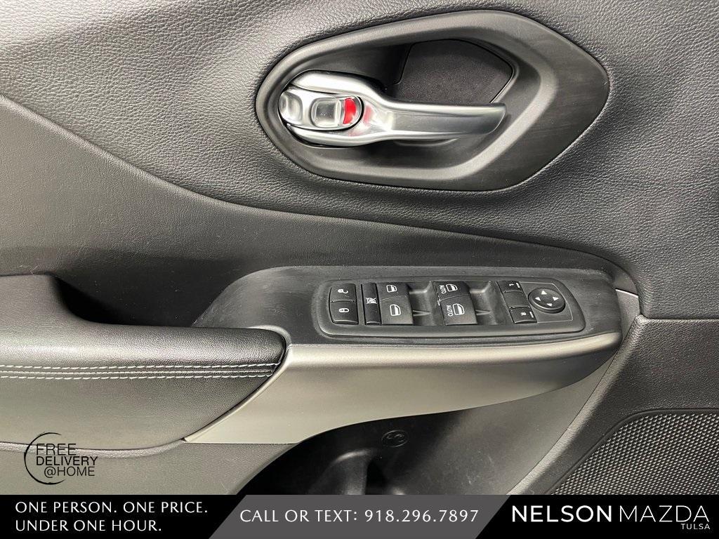 used 2020 Jeep Cherokee car, priced at $14,708