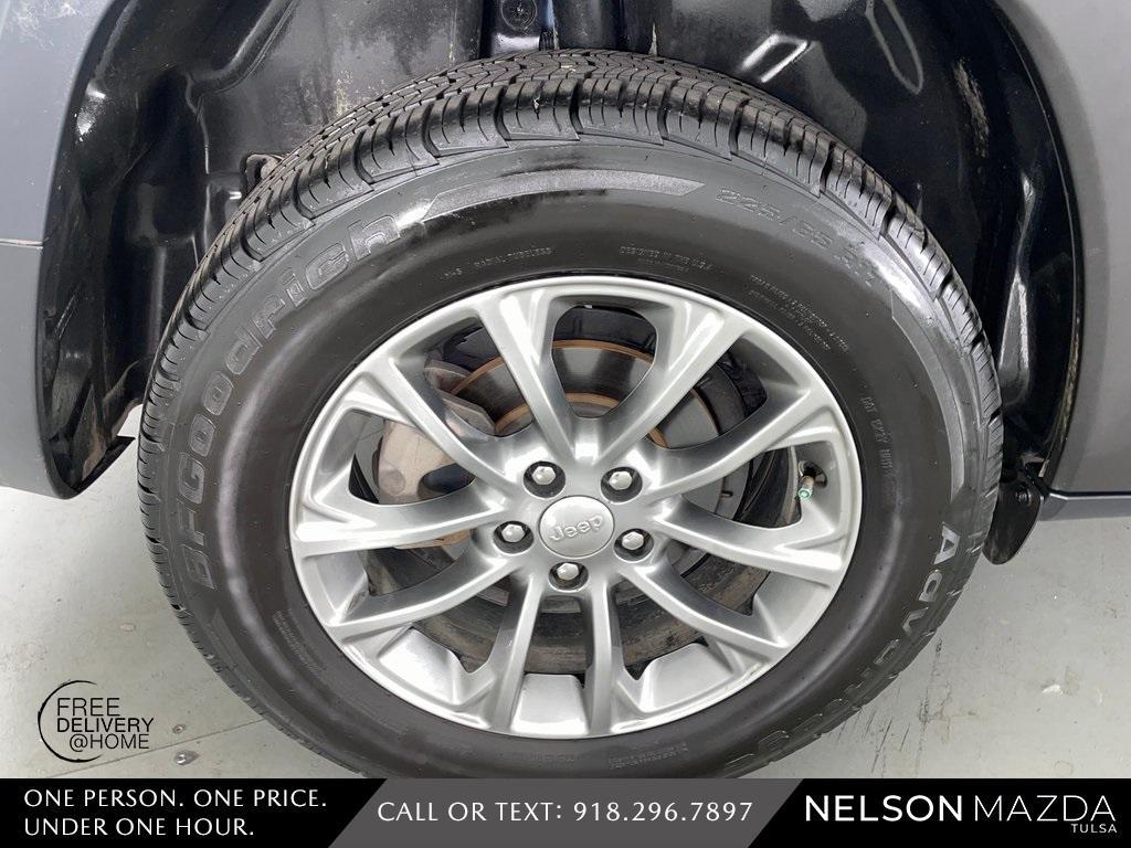 used 2020 Jeep Cherokee car, priced at $14,708
