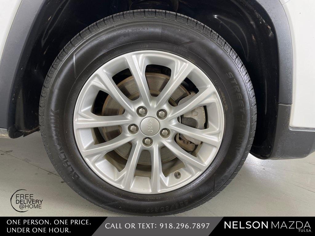 used 2020 Jeep Cherokee car, priced at $16,669